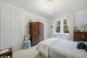 Principal bedroom- click for photo gallery